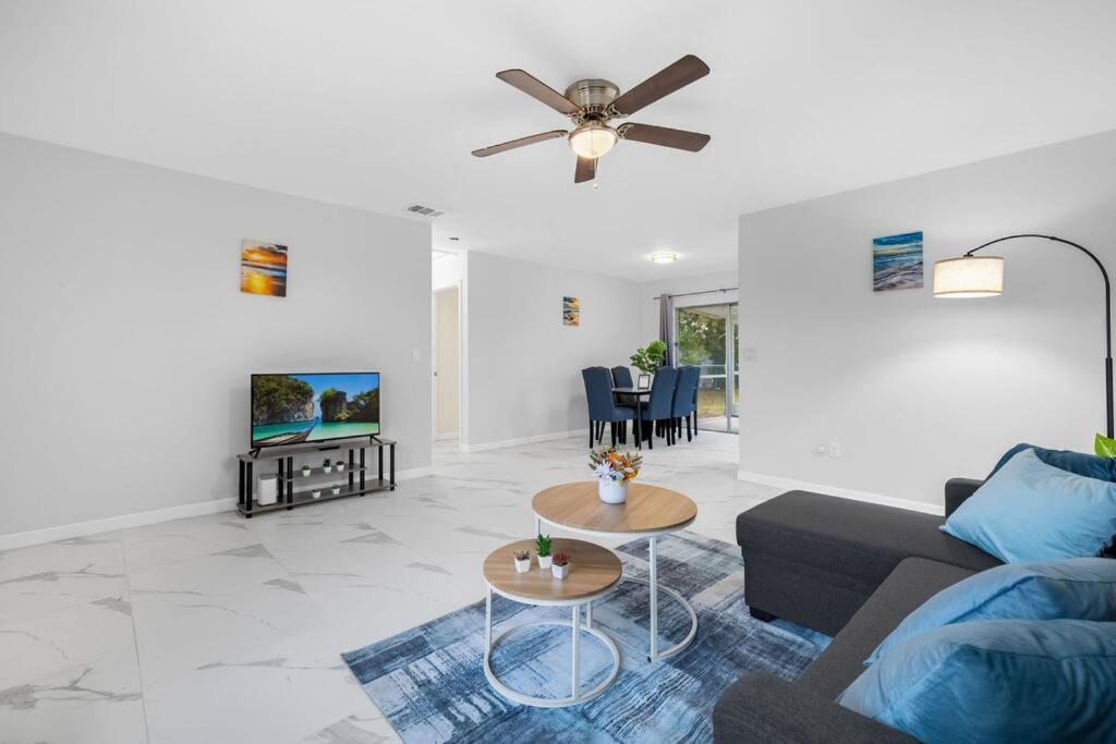 New Vacation Home, Peaceful And Centrally Located In Cape Coral