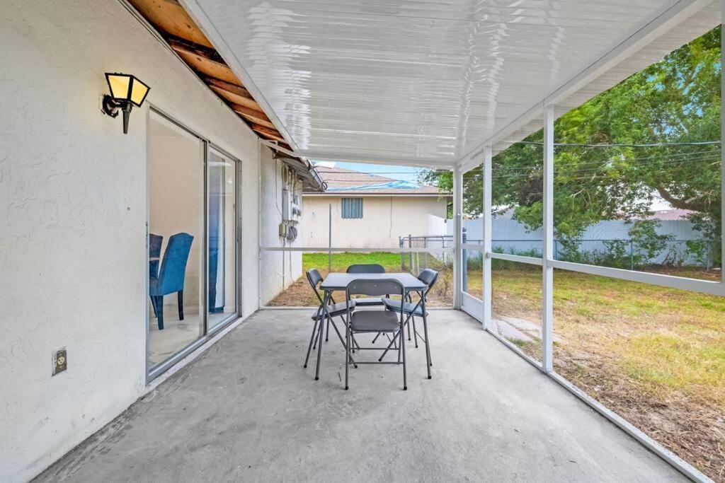 New Vacation Home, Peaceful And Centrally Located In Cape Coral