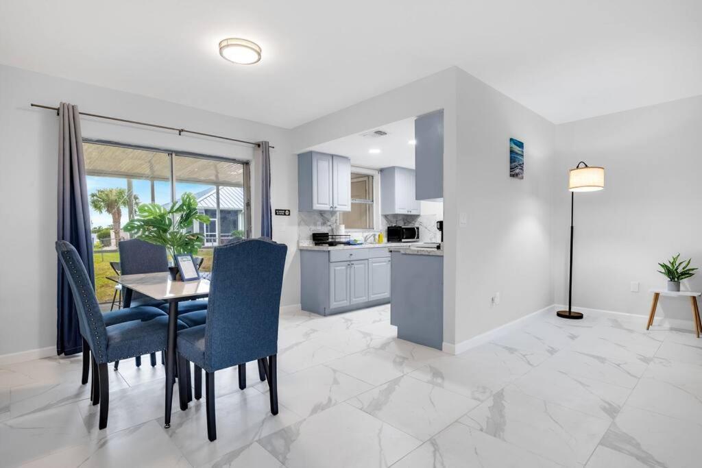 New Vacation Home, Peaceful And Centrally Located In Apartment Cape Coral